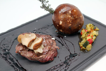 solomillo asado con boletus