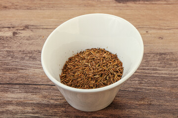 Dry zeera seeds in the bowl