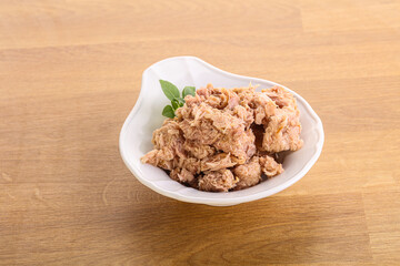 Canned tuna fish with oil