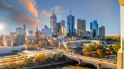 Downtown Melbourne city skyline cityscape of Australia at sunset - obrazy, fototapety, plakaty