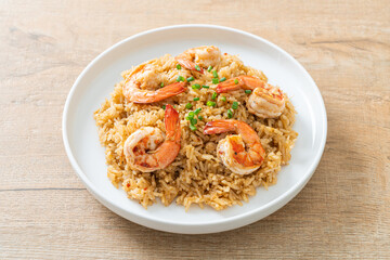 garlic fried rice with shrimps
