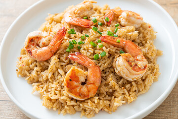 garlic fried rice with shrimps