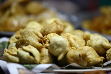 Crispy fresh deep friend samosa or singara which is one of the most popular snacks of Bangladesh 