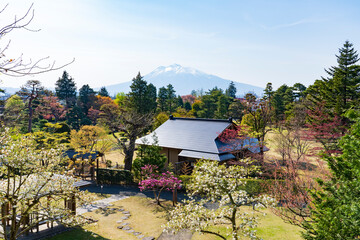 【青森県 弘前市】藤田記念庭園と岩木山（低地部）