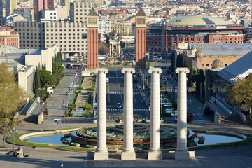 Espagne, Barcelone, la place d'Espagne, les anciennes arènes et les colonnes vénitiennes  de l'exposition universelle de 1929.