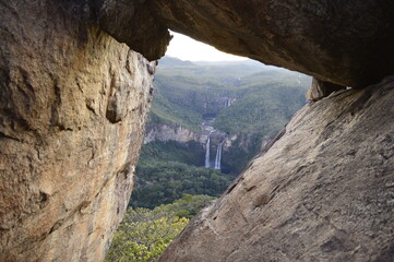 Mirante da Janela com cachoeira ao fundo