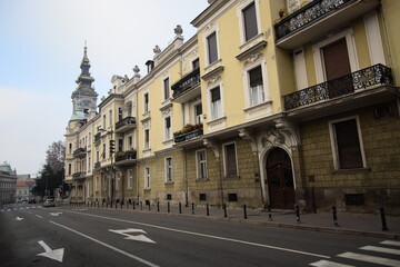 Naklejka premium Alone street