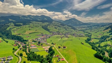 Ein Blick Richtung Hasle im Entlebuch, Kanton Luzern, Schweiz (Juni 2021)