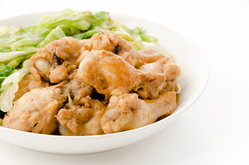 鶏手羽元とレタスの煮物