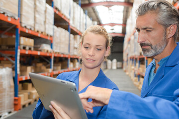 Digital stock management in a warehouse