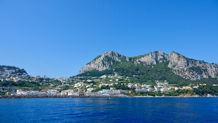 Insel Capri, Felsenküste, Insel im Mittelmeer