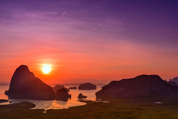 Fototapeta na wymiar Mountain view sunrise of Phang Nga Bay at Samet Nang She Viewpoint, Phang Nga, Thailand.