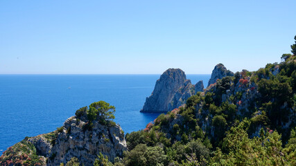 Insel Capri, Felsenküste, Insel im Mittelmeer