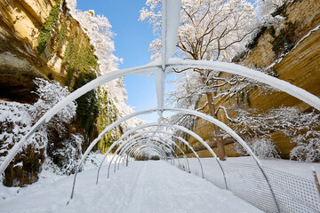 Deutschland, Baden-Württemberg, Bodensee, Überlingen am Bodensee, Winterlandschaft, Stadtgraben, Felswand