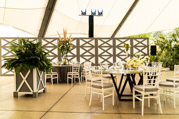Jewish wedding outdoors with white roses