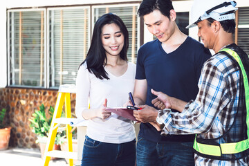 Asian couple, husband receives a job from a home improvement engineer, who will come to renovate...
