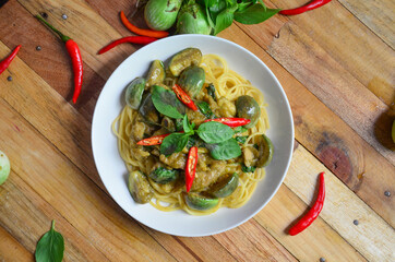Spaghetti with Chicken Green Curry