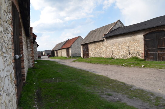 Żarki - zesp&oacute;ł starych zabytkowych stod&oacute;ł, Polska