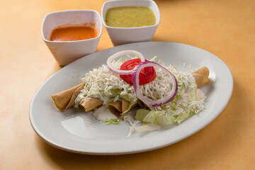 tacos dorados