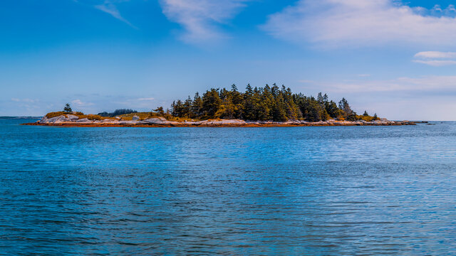  Small island in the Atlantic Ocean off the Atlantic coast of Nova Scotia, Canada.