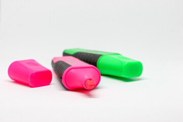 highlighter on green background