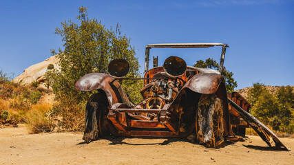 Obraz premium Abandoned Car