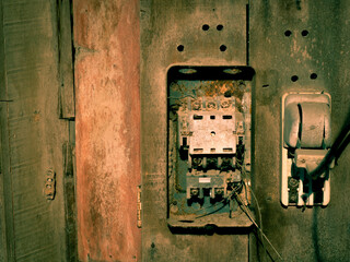 Fototapeta na wymiar Electric main distribution breaker is old.