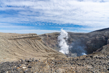 阿蘇山の山頂付近と火口付近　熊本県阿蘇地方