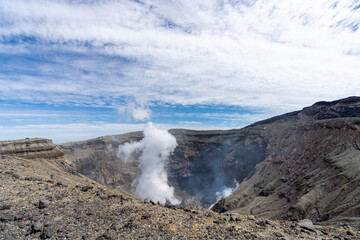 阿蘇山の山頂付近と火口付近　熊本県阿蘇地方