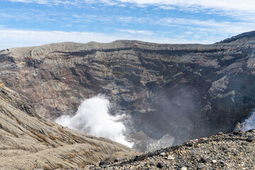 阿蘇山の山頂付近と火口付近　熊本県阿蘇地方