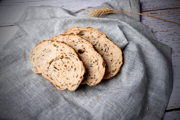 Sliced ​​whole grain bread. Selective focus.