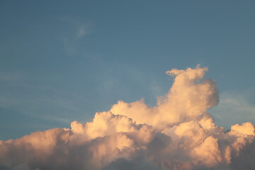 Fototapeta na wymiar Beautiful sky with clouds in the background, sun light in the cloud