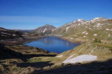 Lac de montagne des Pyrénées en France