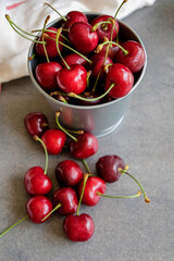 Delicious big and juicy American cherries / Bing Cherry / Popular seasonal imported fruits to enjoy when in season
