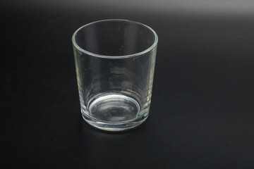 Empty glass for vine or water
