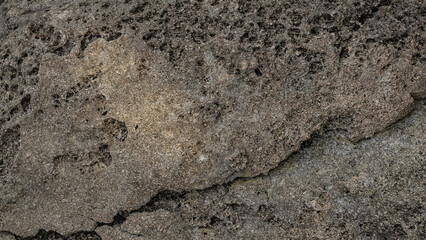 거칠고 단단한 회색 바위