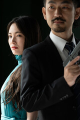 イギリスの方から何か音楽が聞こえてきそうなポスター風のポートレート3 ズーム