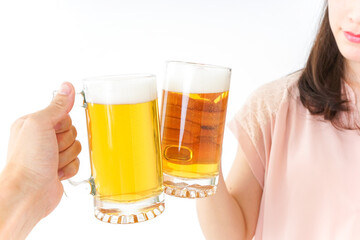 ビールを飲む若い女性 © maroke