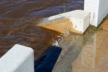 The beginning of flooding on the embankment of the city of Blagoveshchensk.