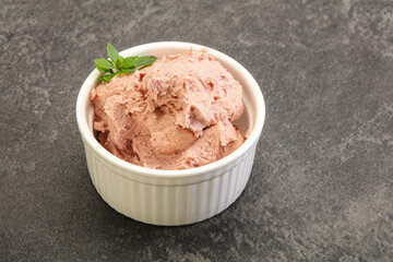 Liver pate in the bowl