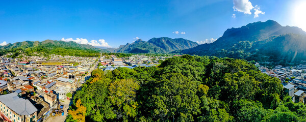 Fototapeta premium view of the mountains city of tingo maría - perú