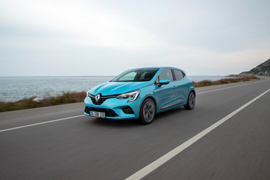 Renault Clio is a supermini car (B-segment), produced by the French automobile manufacturer Renault. This is the 5th generation.