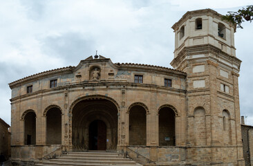 Obraz premium environment of the cathedral of Roda de Isabena in the town of the same name in the province of Huesca