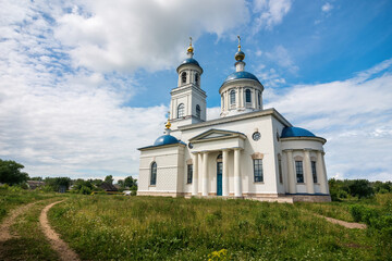 Fototapeta na wymiar Church of the Intercession of the Most Holy Theotokos, Glukhovo, Russia..