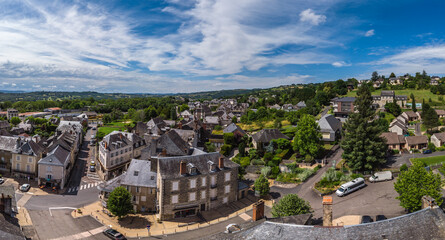 Fototapeta na wymiar Allassac (Corrèze, France) - Vue panoramique de la cité ardoisière depuis le sommet de la tour César