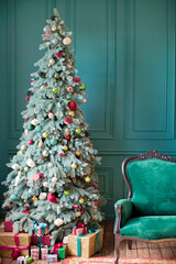 Obraz na płótnie Canvas Green Christmas interior with decorations