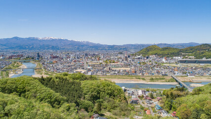 ［福島県］福島市の町並みの空撮