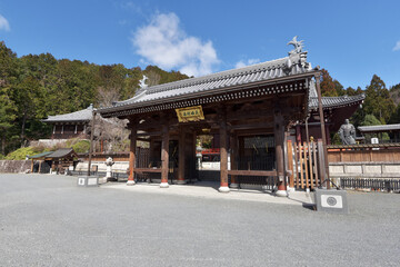 Obraz premium 本圀寺 仁王門 京都市山科区