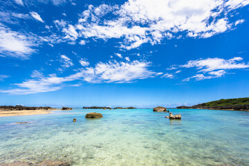 沖縄県宮古島、シギラビーチ近くの磯・日本.