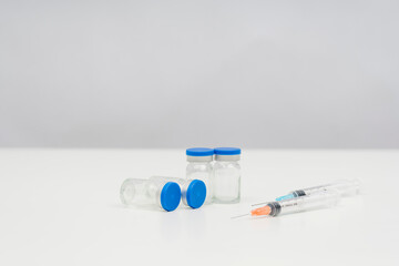 Medical instrument syringe and vaccine reagent bottle